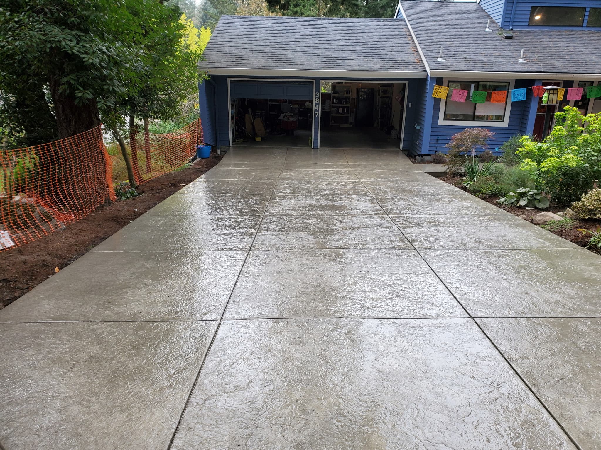 Residential concrete driveway project